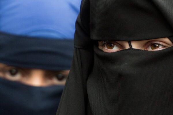 Vox Castellón propone prohibir el burka en el transporte público: ¿Qué implicaciones tendría?