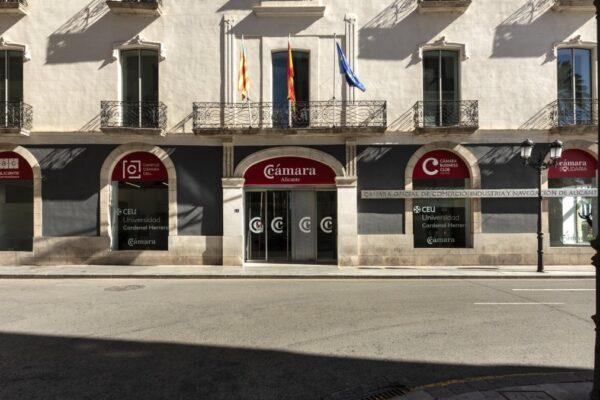 Acuerdos Consensuados: El Comité Ejecutivo de la Cámara de Alicante Aclara su Proceso Decisorio