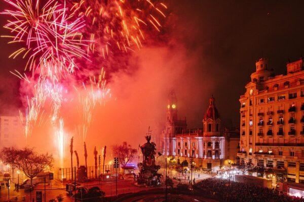 "¡Explosiones Históricas! Catalá Anuncia 7 Toneladas de Pólvora para unas Mascletàs Inigualables"