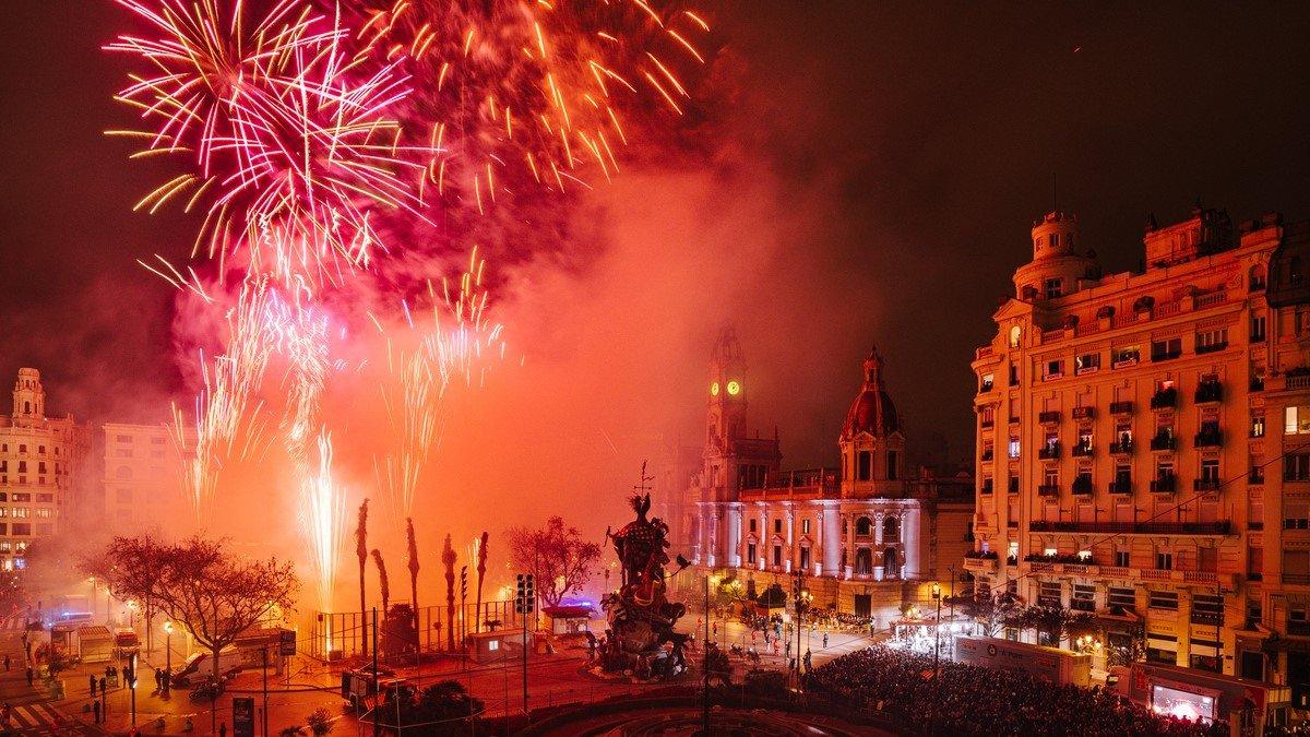 "¡Explosiones Históricas! Catalá Anuncia 7 Toneladas de Pólvora para unas Mascletàs Inigualables"