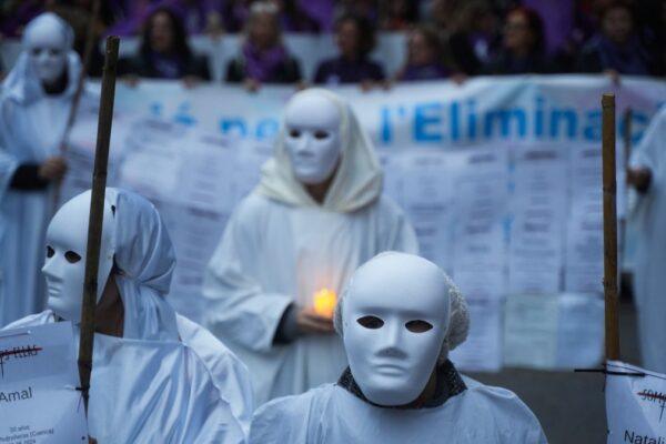 Feministas inician campaña de firmas para modificar espectáculo pirotécnico durante la manifestación del 8M
