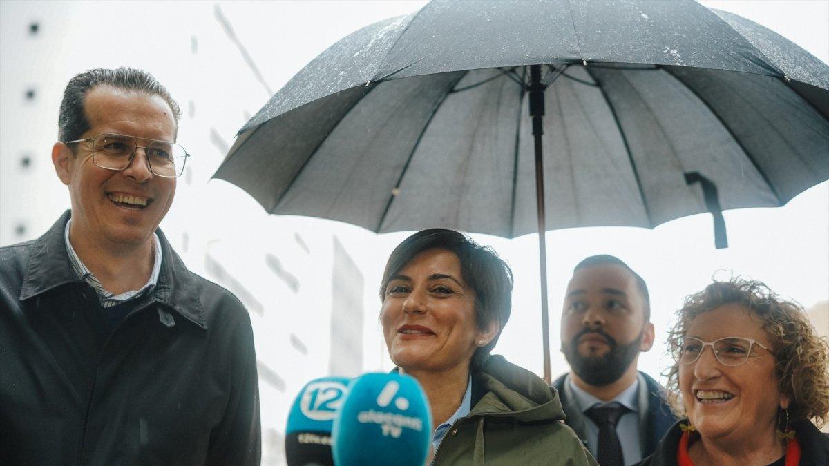 La ministra de Vivienda visita Les Naus mientras rechaza vivienda de Sareb a familia desahuciada con cuatro hijos