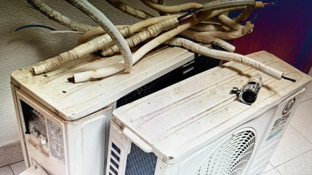 Detienen a ladrones de equipos de aire en un centro educativo de Elche: Pruebas que los vinculan a saqueos en instalaciones municipales