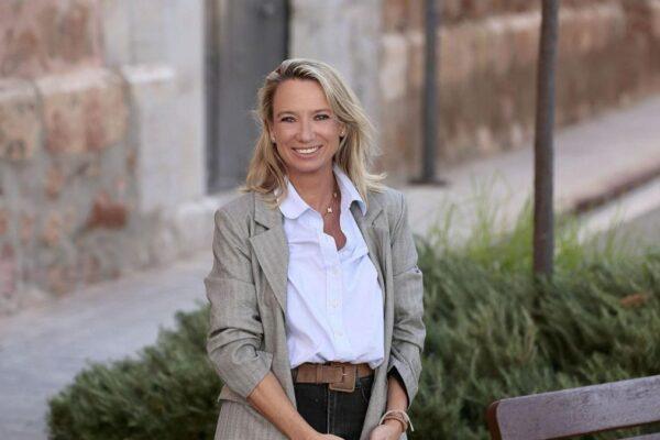 Paz Carceller revela: "El PSOE otorgó viviendas públicas sin criterios claros en Puzol, ¡era un caos!"