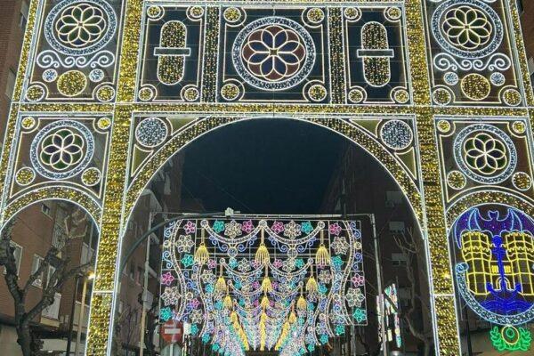 Descubre las Calles Iluminadas en Fallas: La Calle Cuba Gana el Primer Premio con su Impactante 'Efecto Wow'
