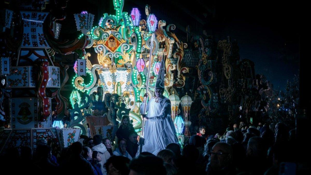 Gaiatas de Castellón: La 'Encesa' que Ilumina la Fiesta con Emoción y Magia