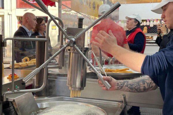 Sanidad refuerza el control en churrerías durante Fallas con más de 700 inspecciones en pocos días