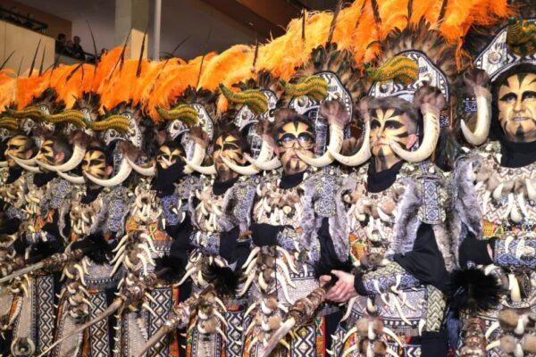 Celebración del 50 Aniversario de Los Moros d’Alqueria en Castellón: Gran Desfile Histórico con 1.400 Participantes