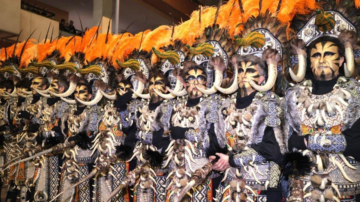 Celebración del 50 Aniversario de Los Moros d’Alqueria en Castellón: Gran Desfile Histórico con 1.400 Participantes
