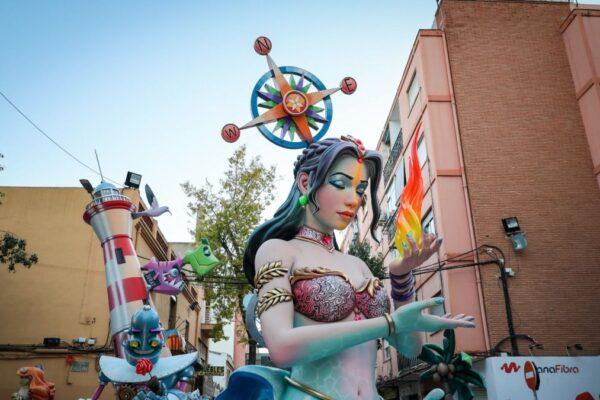 La Falla Ángel del Alcázar y la Infantil de Cronista Beguer Brillan en la Sección Especial de Torrent