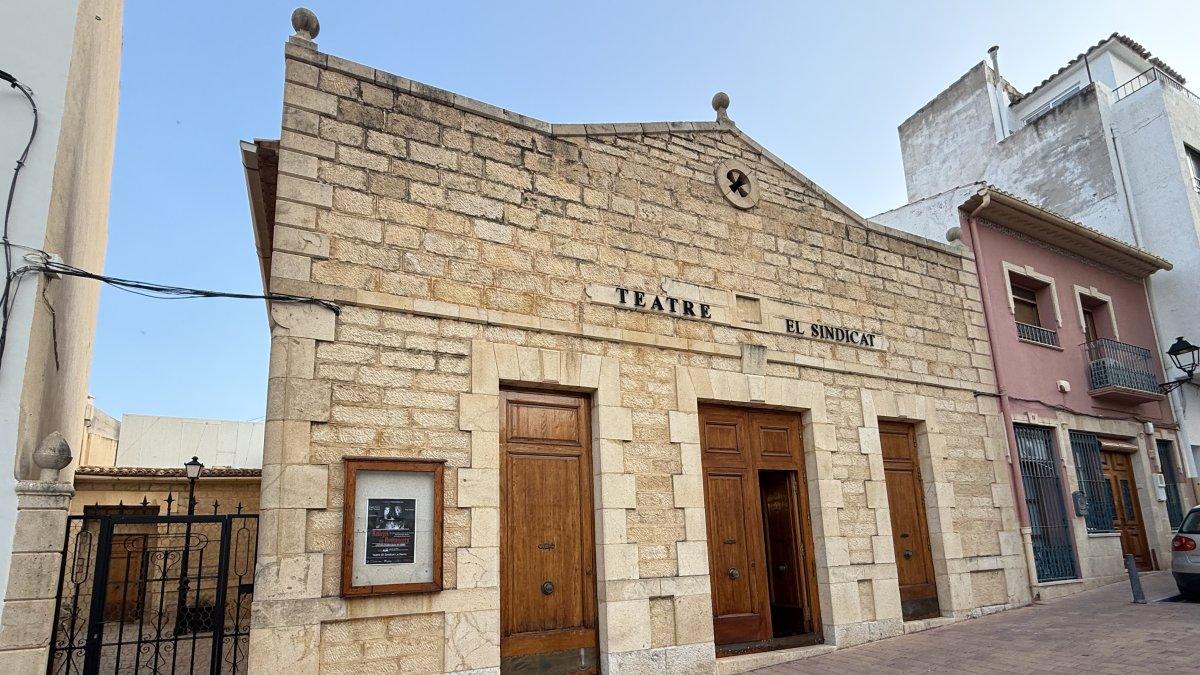 "Filandonas: Teatro en La Nucía para Apoyar la Lucha Contra Enfermedades Degenerativas Infantiles"