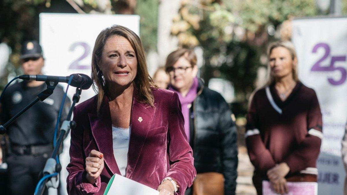 La alcaldesa de Castellón investiga posibles "irregularidades millonarias" del gobierno de Fadrell y podría llevar el caso a la fiscalía