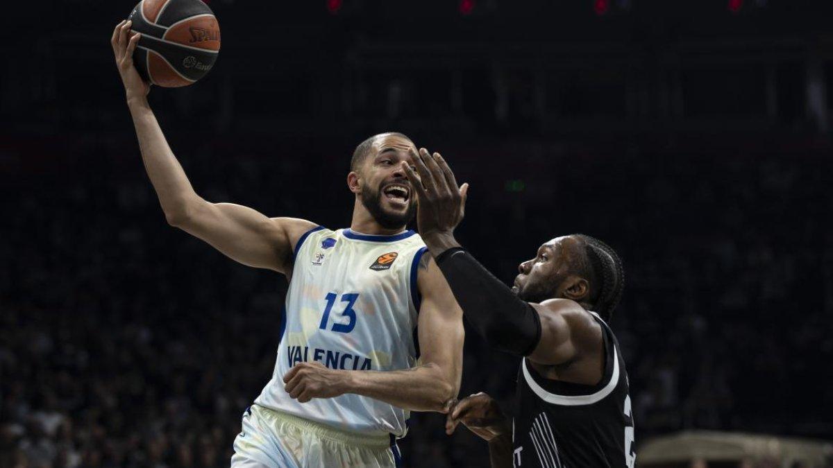 Valencia Basket sucumbe en Belgrado tras un intenso duelo de dos prórrogas (110 104)