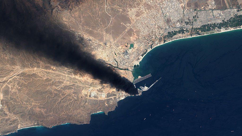 Aumenta el Trabajo desde Casa: 10 Estrategias de la AIE para Enfrentar el Colapso Global del Petróleo