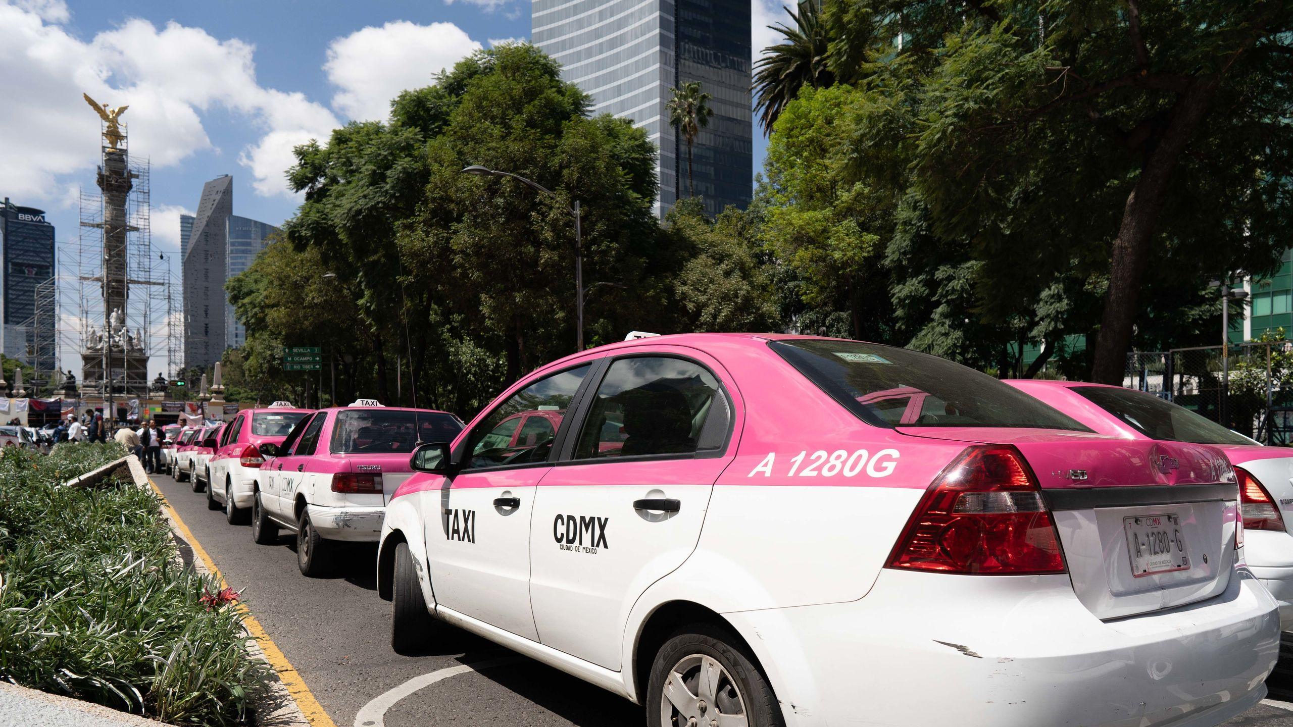 Uber y taxistas mexicanos se unen en colaboración histórica para el Mundial