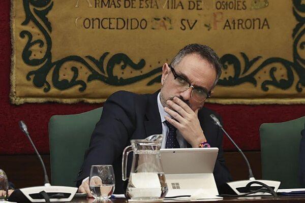 El alcalde de Móstoles se niega a dimitir tras la admisión de la querella por acoso sexual