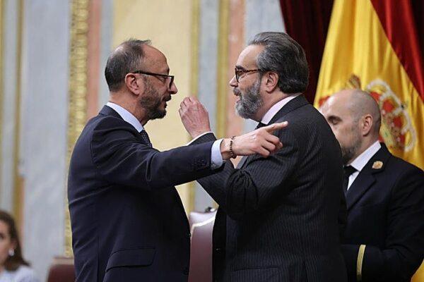 El PSOE solicita la expulsión de un diputado de Vox por Alicante