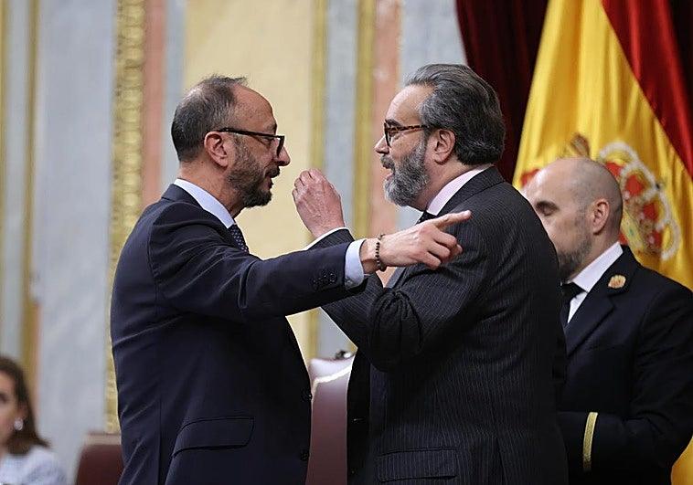 El PSOE solicita la expulsión de un diputado de Vox por Alicante