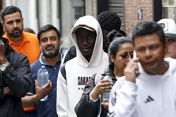 La Generalitat impugna el decreto de regularización de inmigrantes del Gobierno por su efecto en los servicios públicos
