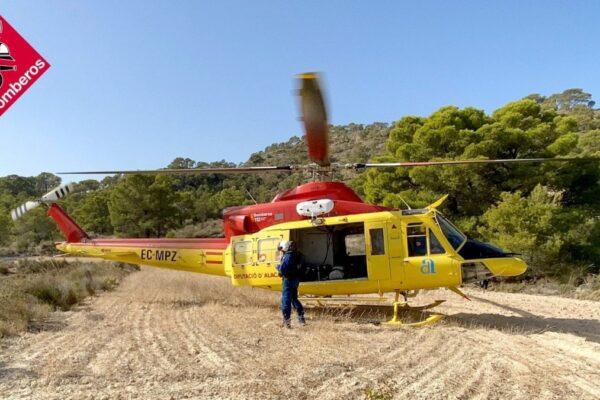 Rescate en la Serra del Migdia: helicóptero y equipo especializado salvan a un senderista herido en Pego