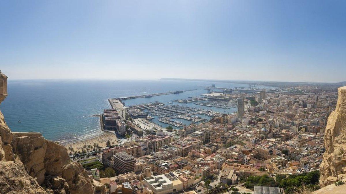 Alicante impulsa 1.300 viviendas de alquiler social: una solución para jóvenes, mayores y grupos vulnerables