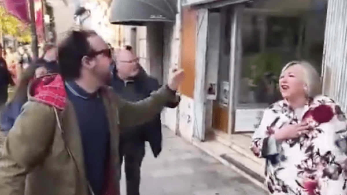 Controversia en Vinaròs: Vecinos enfrentan a la alcaldesa por nueva reforma lingüística que iguala castellano y valenciano
