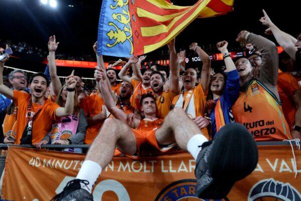 El Roig Arena impulsa al Valencia a la cima de la Euroliga con una histórica victoria sobre el Milán (102 96)