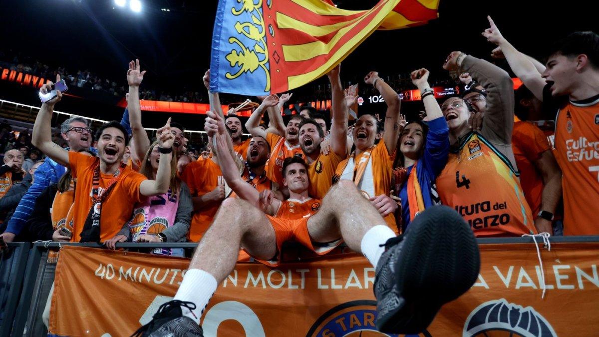 El Roig Arena impulsa al Valencia a la cima de la Euroliga con una histórica victoria sobre el Milán (102 96)