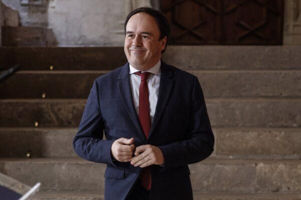 El PSOE convoca a Pérez Llorca en la comisión de investigación sobre los bonos comercio