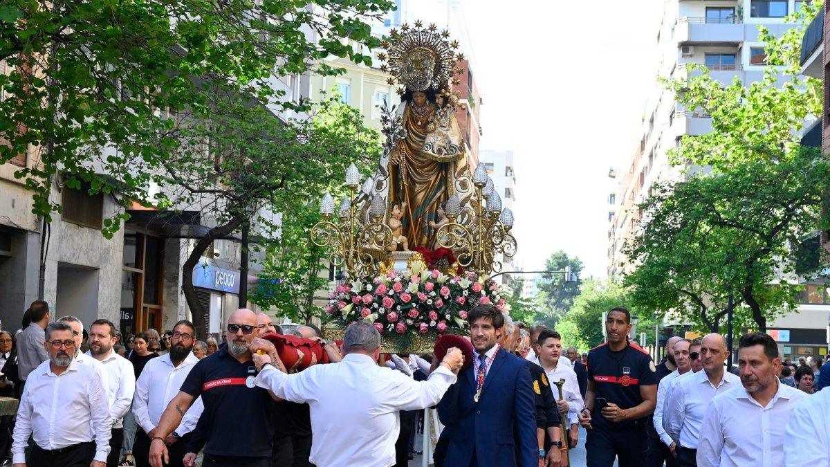La Virgen de Tabacalera regresa en procesión tras 11 años gracias a la recuperación de la tradición por parte del Ayuntamiento