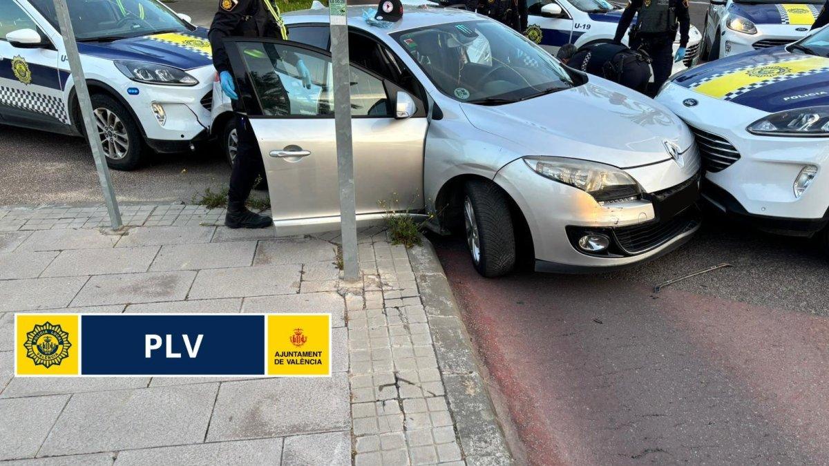 Caos en Patraix: Detienen a un "falso taxista" por múltiples delitos sin puntos ni licencia