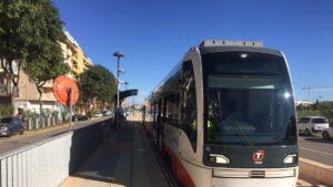 Accidente de tranvía: autobús embestido deja tres heridos con contusiones