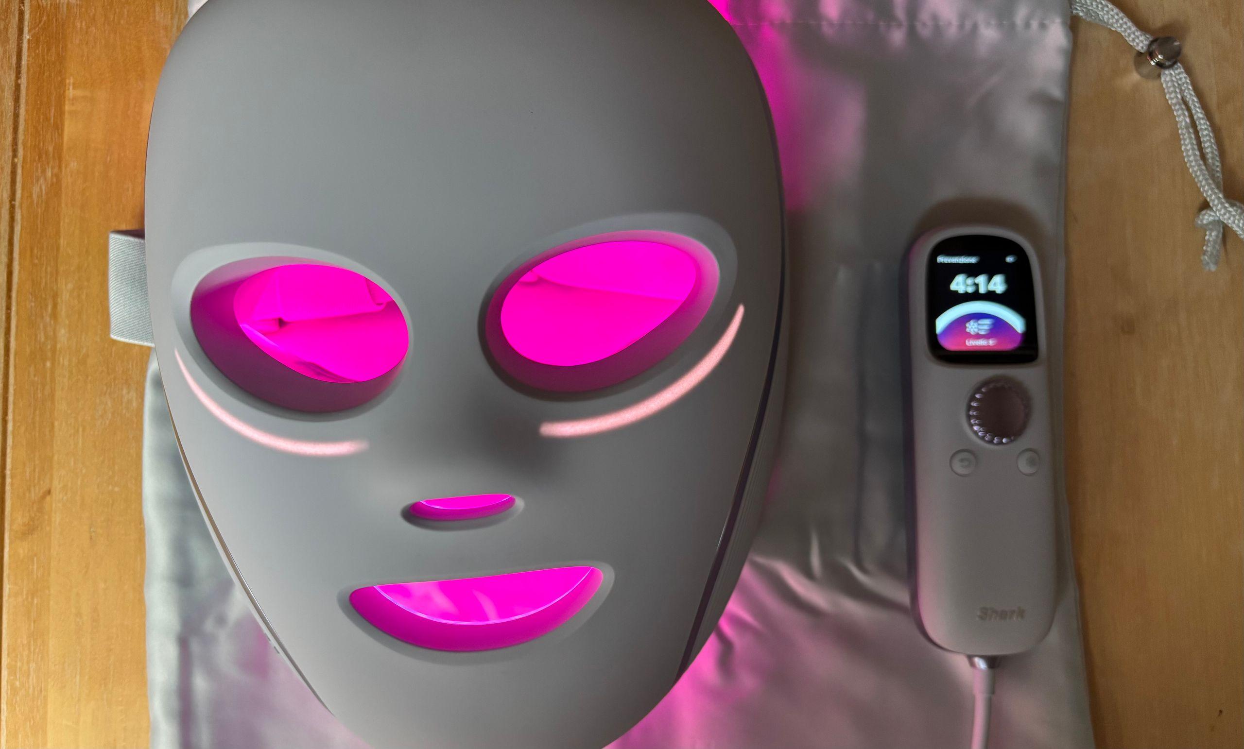Descubre Shark CryoGlow: La Innovadora Máscara LED que Revoluciona la Crioterapia en Casa