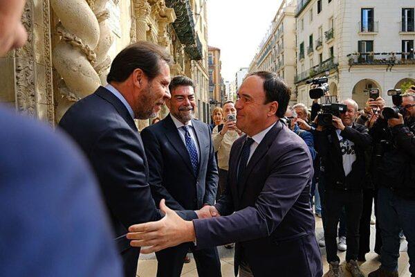 Pérez Llorca ofrece apoyo al Gobierno tras el acuerdo entre administraciones para el Parque Central de Alicante