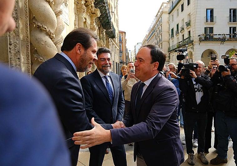 Pérez Llorca ofrece apoyo al Gobierno tras el acuerdo entre administraciones para el Parque Central de Alicante