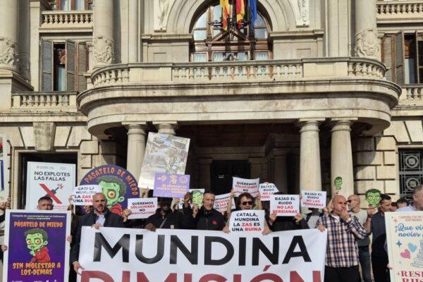Valencia establece la ZAS en Russafa entre protestas: críticas de vecinos, hosteleros y oposición a una medida “ineficaz”