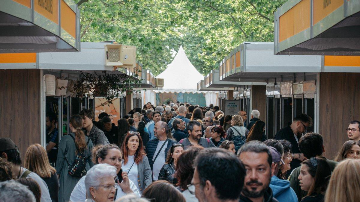 Récords en la Feria del Libro de Castellón: 18.000 visitantes y 12.000 libros vendidos