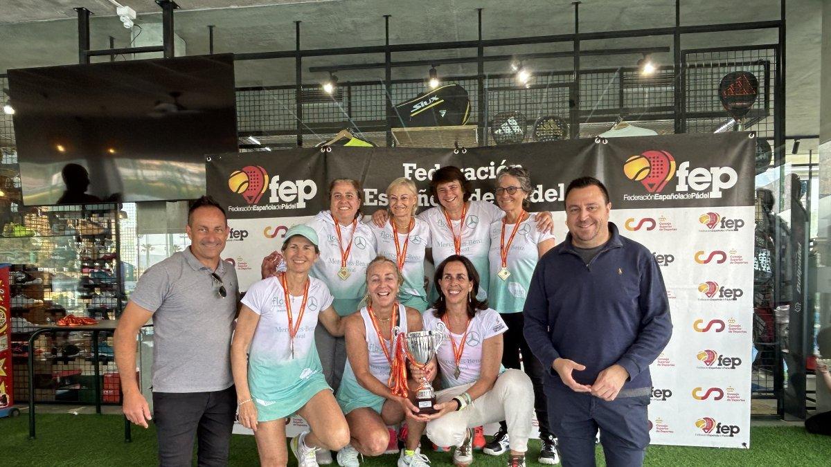 La Nucía se convierte en el epicentro del pádel: 370 jugadores veteranos participan en el campeonato nacional en la Ciutat Esportiva