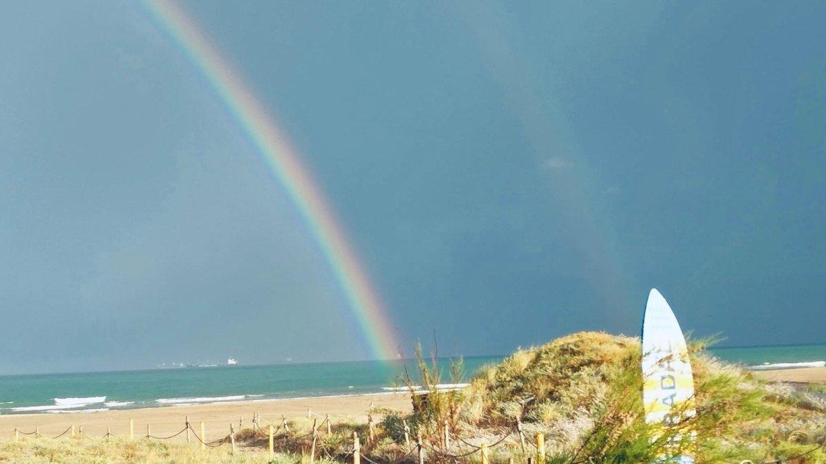 Castellón se luce con playas galardonadas: ¡Banderas Azules a pleno este verano!
