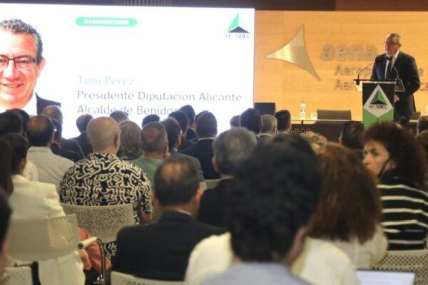 El presidente de la Diputación exige la conexión ferroviaria al aeropuerto de Alicante: “Si no lo planificamos ahora, solo habrá lamentos”