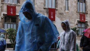 Alerta naranja por intensas lluvias este jueves en Valencia y Alicante: ¡Prepárate!