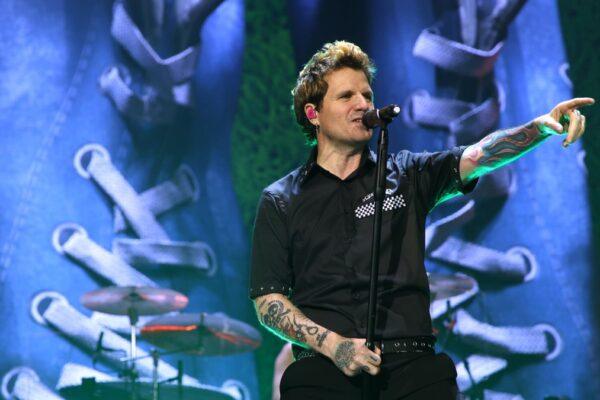 Dani Martín arrasa en Valencia con su primer concierto en el Roig Arena: ¡una noche inolvidable!