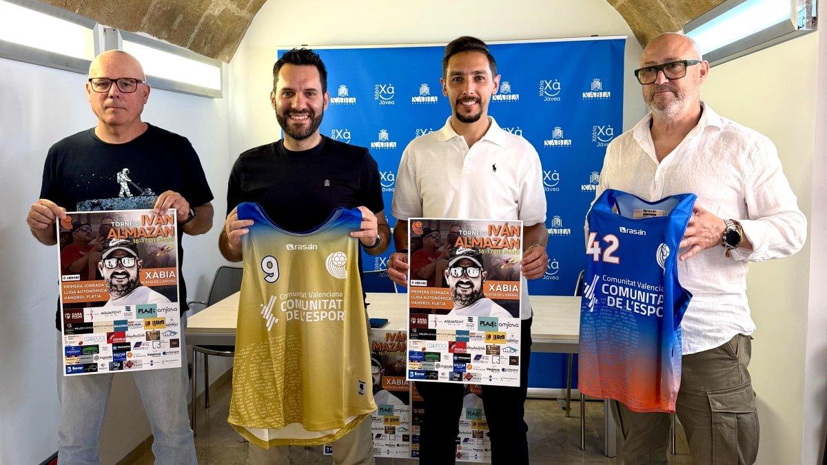 El Torneo Iván Almazán de Xàbia da inicio a la Liga Autonómica de Balonmano Playa con 65 equipos y 700 participantes