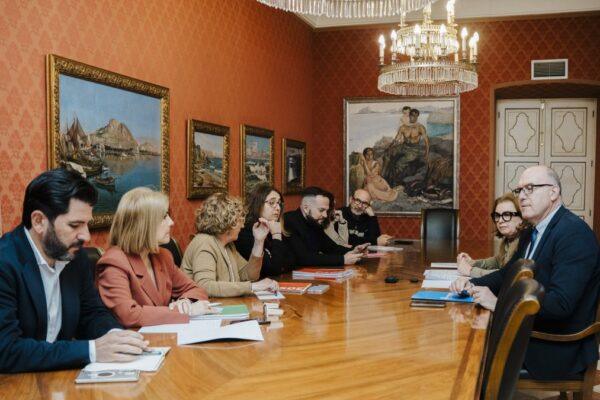 Caso VPP: Tres funcionarios municipales se unen a los "plantones" y no asistirán a la comisión municipal