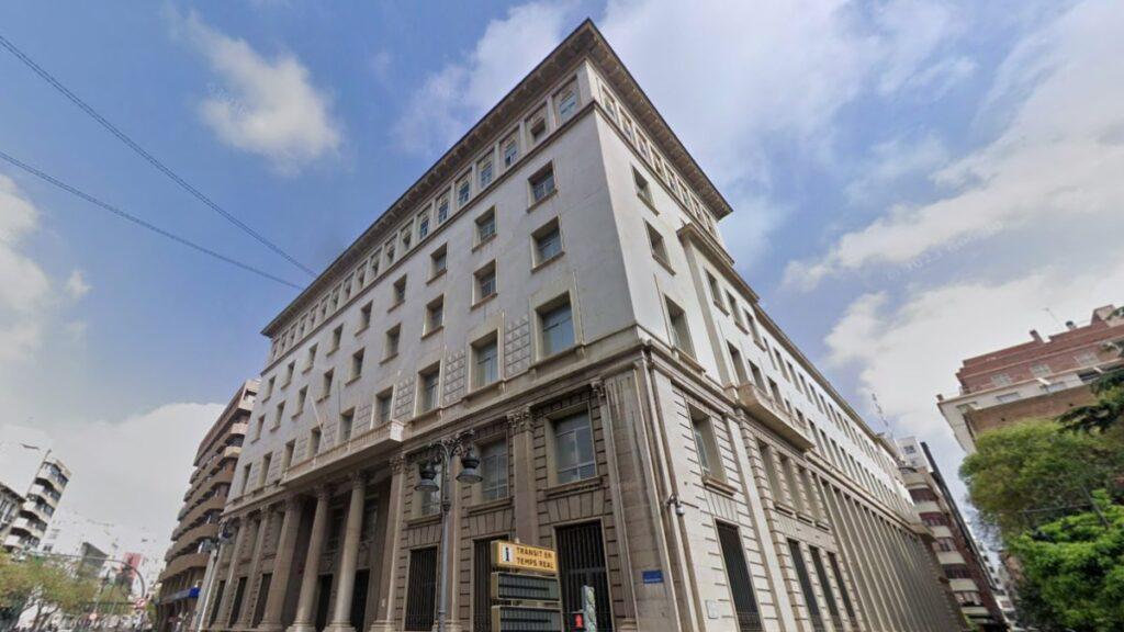 Mompó dispuesto a negociar con Catalá sobre la transformación del antiguo edificio de Hacienda en un gran espacio cultural