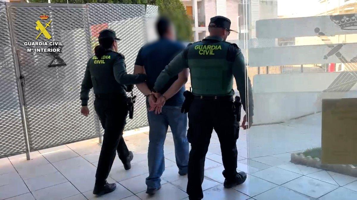 Estafan a un anciano enfermo en Rojales: le vacían 86.000 euros bajo el engaño de ofrecerle ayuda