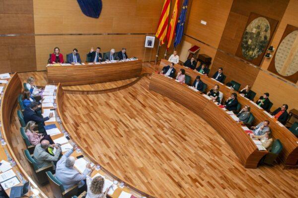La Diputación de Valencia rechaza la "prioridad nacional" propuesta por Vox