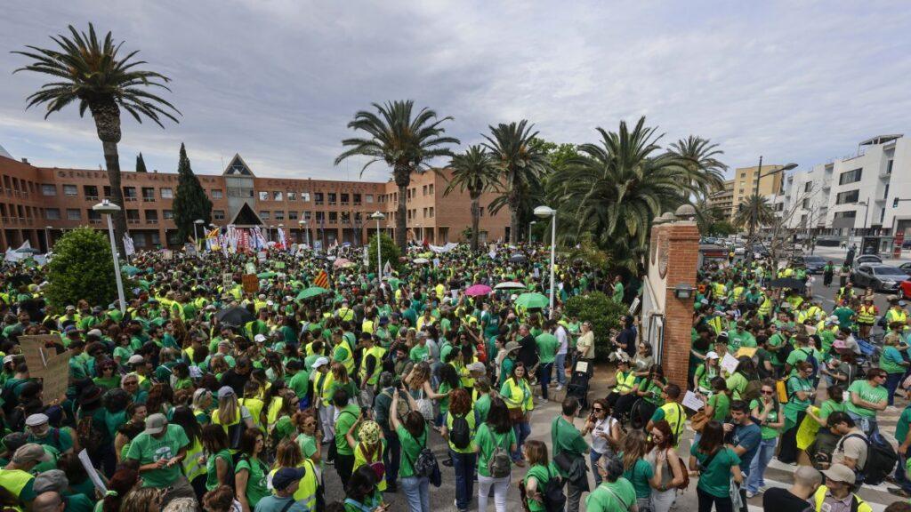 Sindicatos prevén rechazo de profesores a la oferta final de Educación y buscan reabrir negociaciones