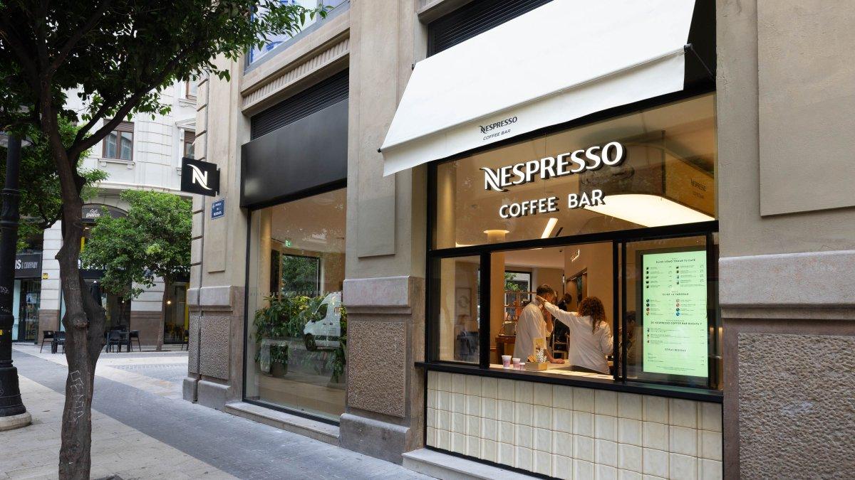 Nespresso abre su primer Coffee Bar en Valencia: descubre la nueva experiencia en Ruzafa