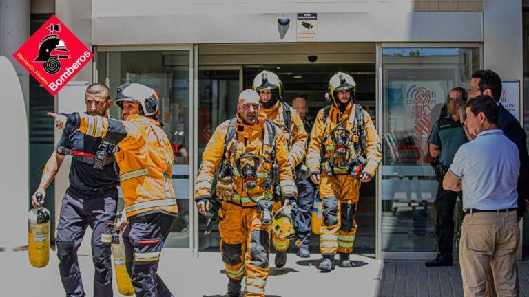 Incendio en el Hospital de Torrevieja: Un herido grave en la UCI y otro evacuado a La Fe de Valencia